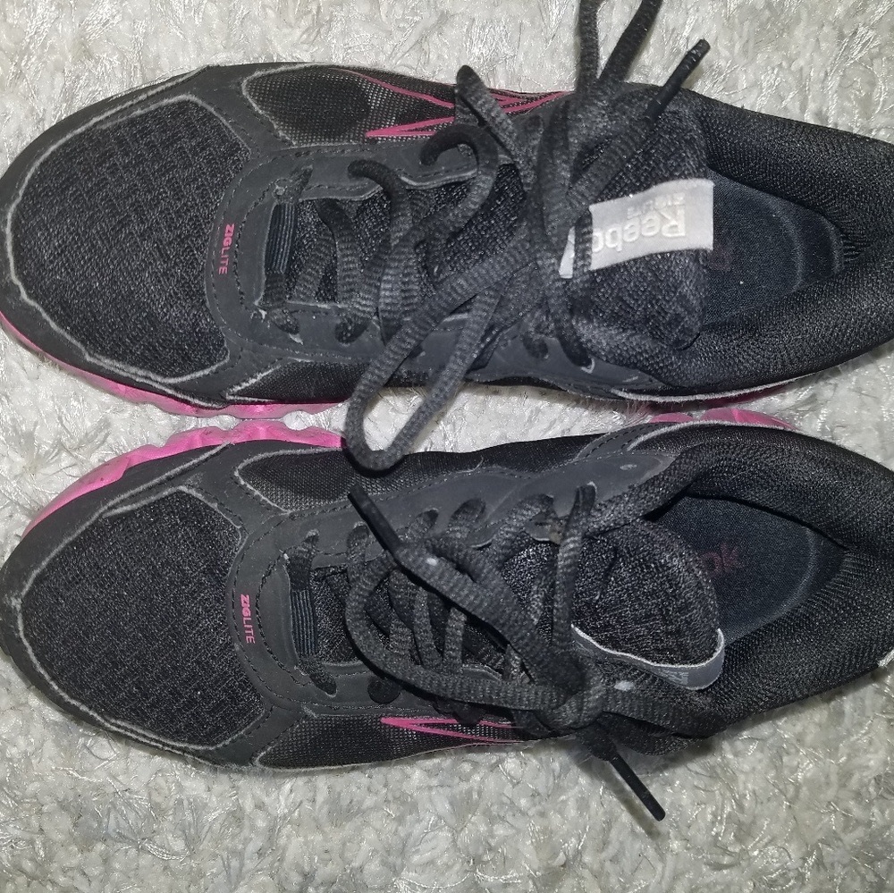 Reebok’s women Athletic shoes ZigLite black - Pink size 6
